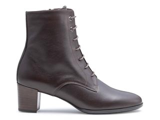 レースアップブーツ